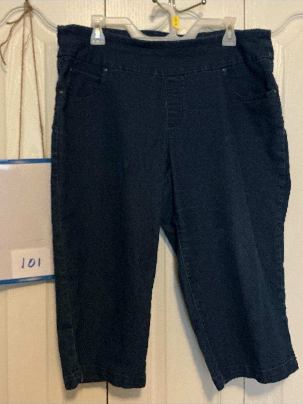 Time and Tru Dark Blue Capri length